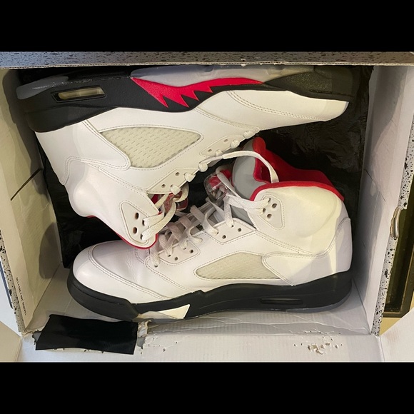 Jordan 5 Retro Fire Red (2013) Size 11.5 - Picture 11 of 12